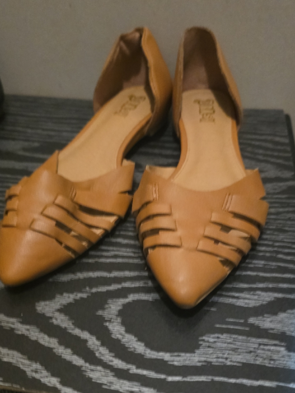 Women's Tan Pointed-Toe Brash Flats